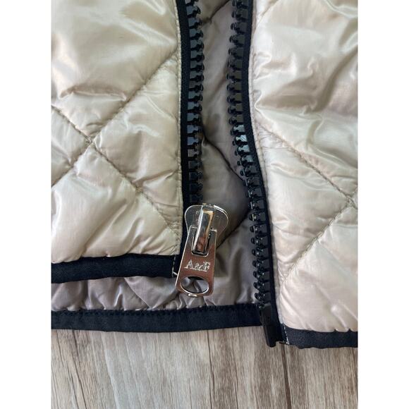 Abercrombie & Fitch Cream Quilted Jacket - Picture 10 of 10